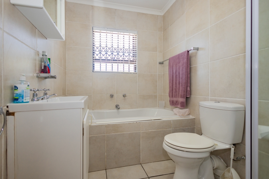 3 Bedroom Property for Sale in Tara Western Cape